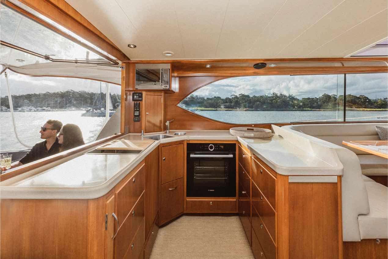 lifestyle-charters_felix_galley